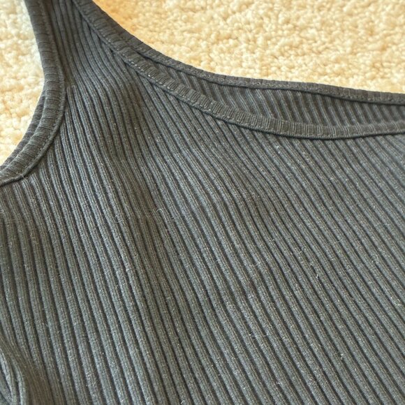 Black Off-Shoulder Crop Ribbed Summer Top Tee Shirt - Picture 3 of 8